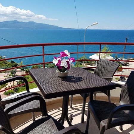 Apartment Of Beautiful Dreams Over The Sea Sarandë Buitenkant foto